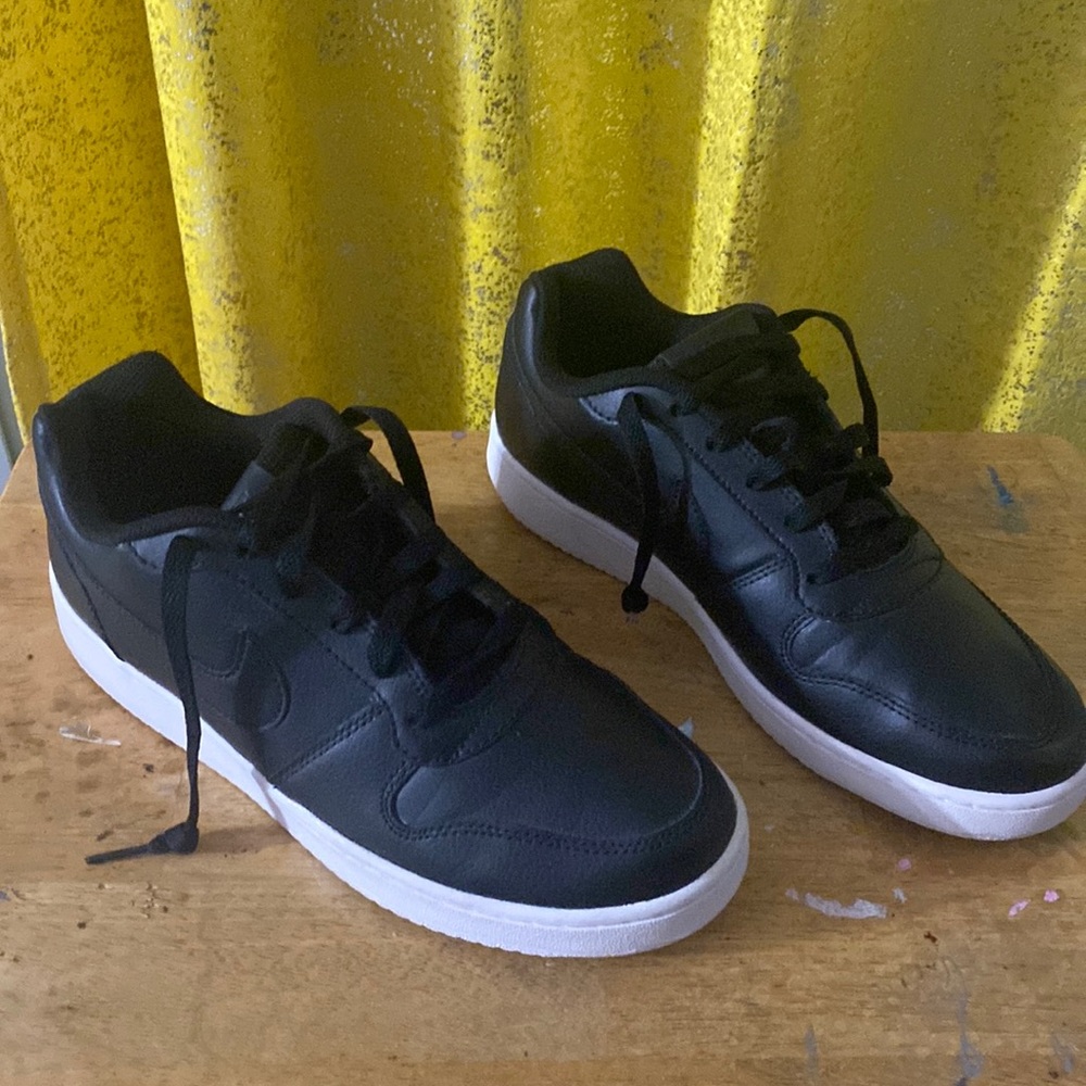 Nike black and white